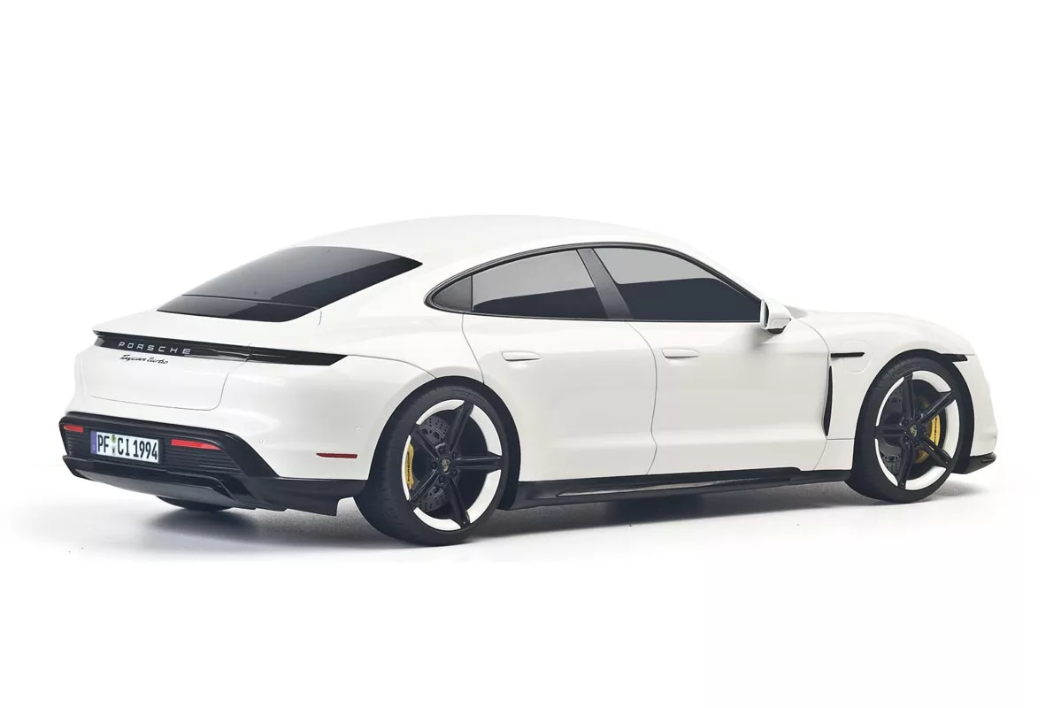 Porsche Tycan im Mastab 1:18